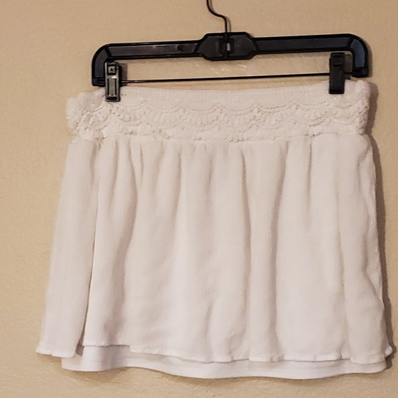 I.N. San Francisco Dresses & Skirts - I.N. San Francisco white flowy skirt XL